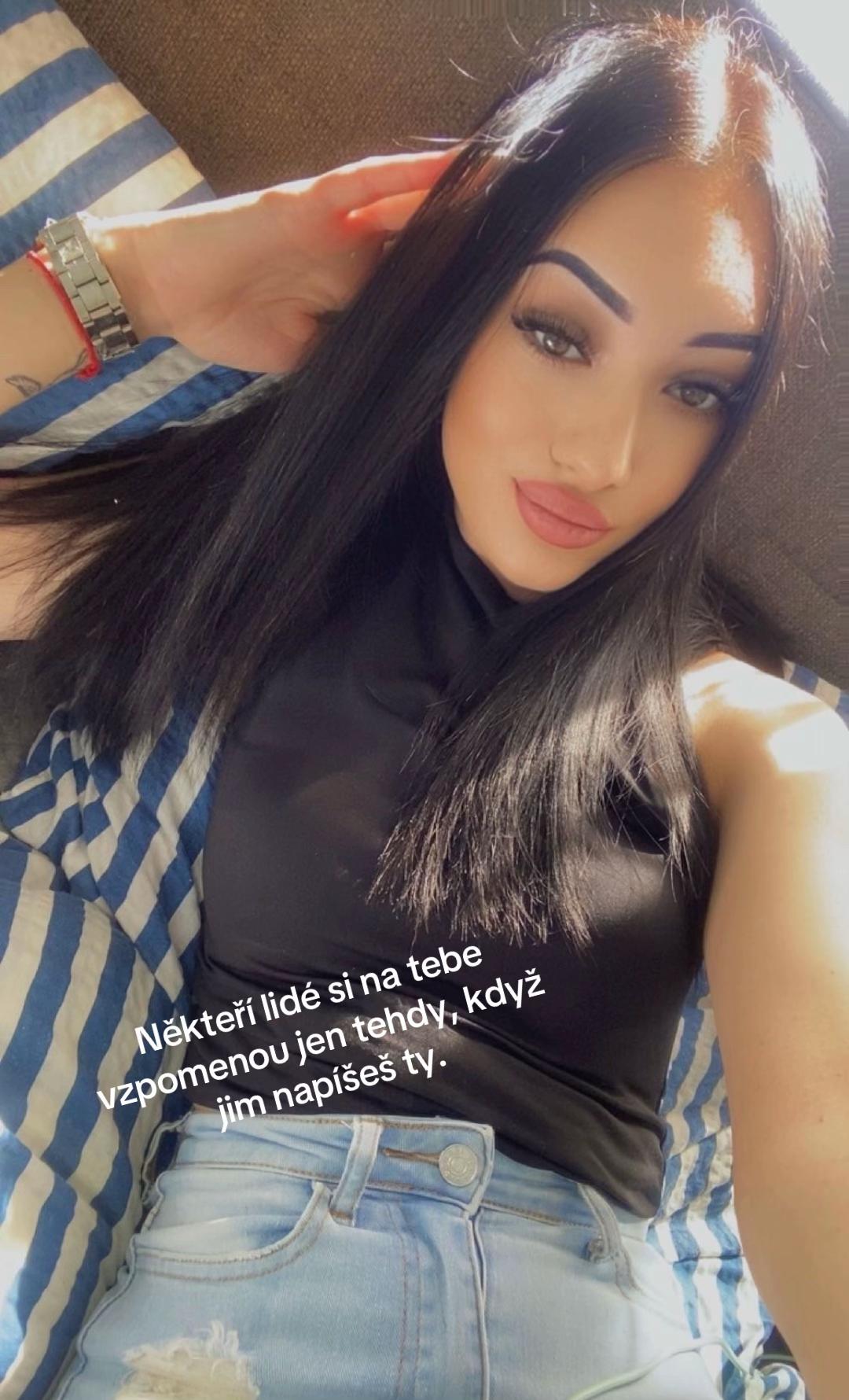 @polhosova