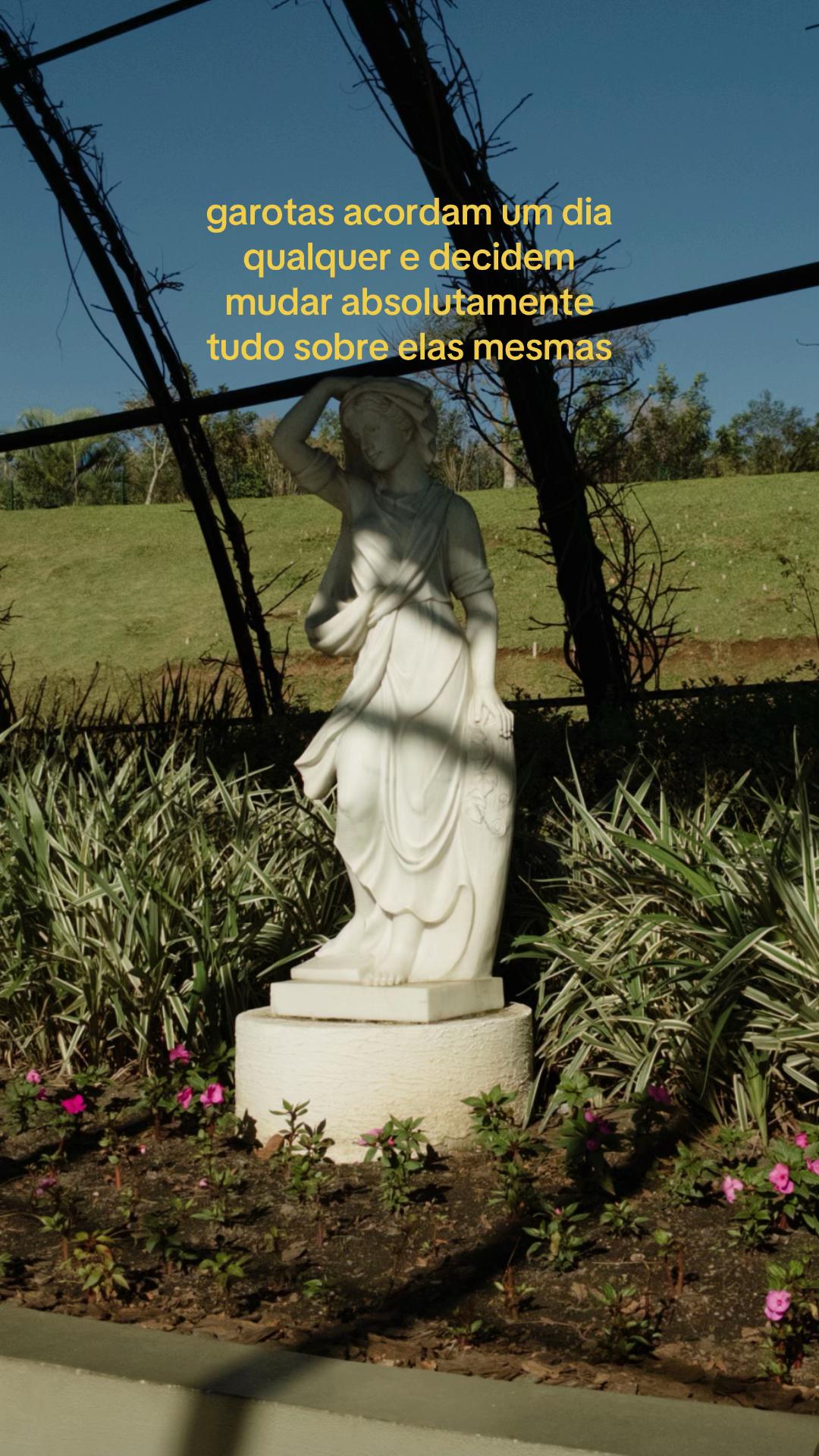 @⚢