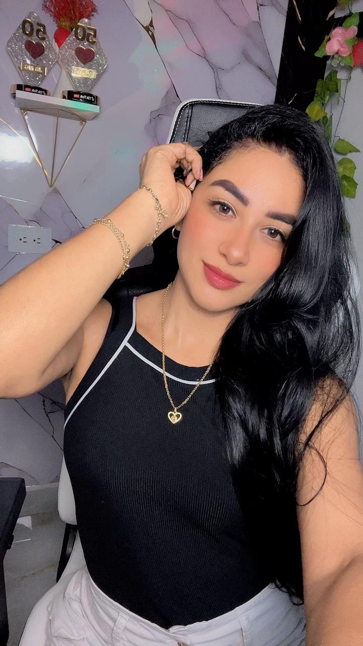 @Rocio- te Sigue