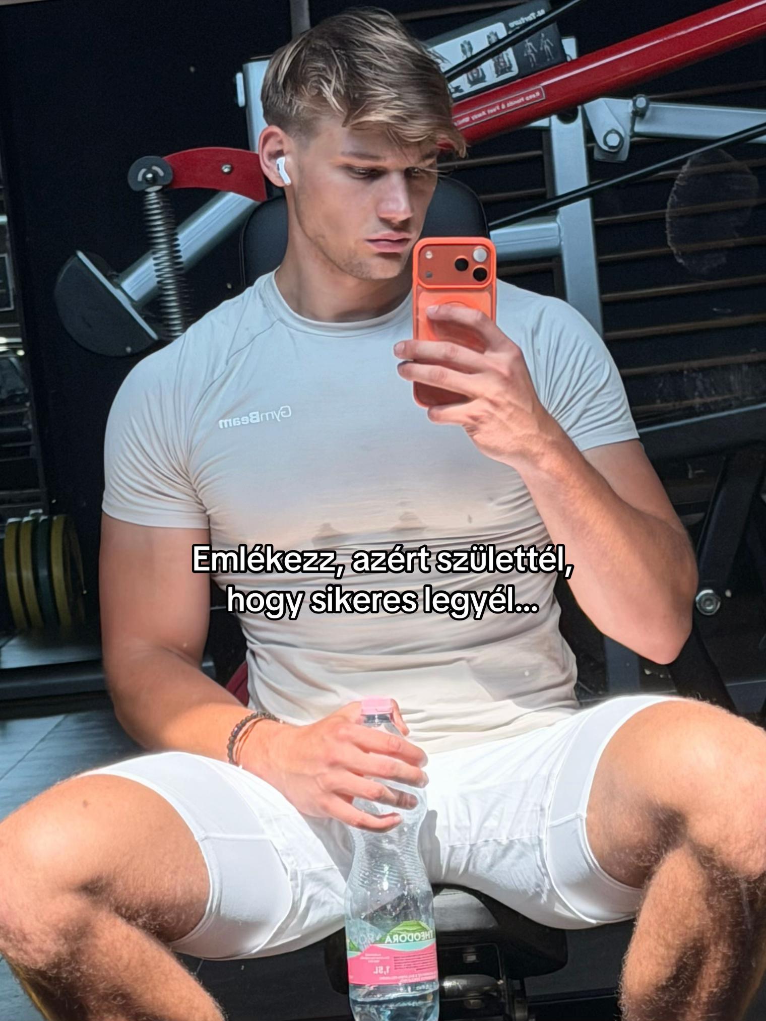 @Moln&aacute;r Andr&aacute;s