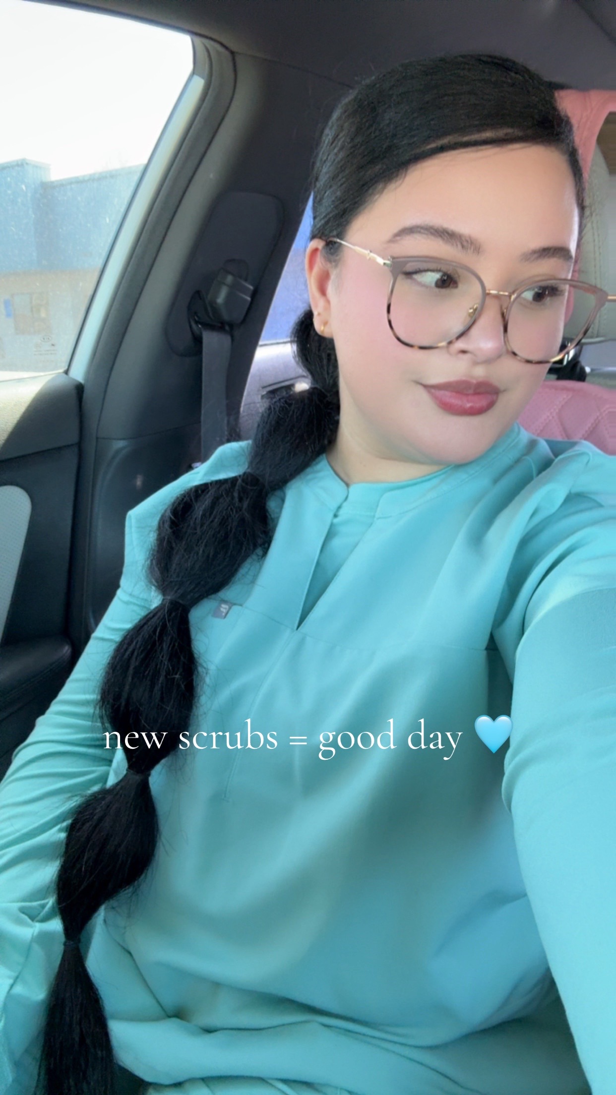 @sarita m. | lvn ♡