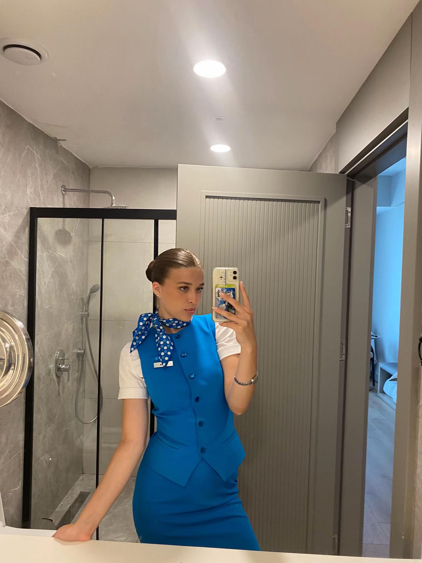 @Ariadna