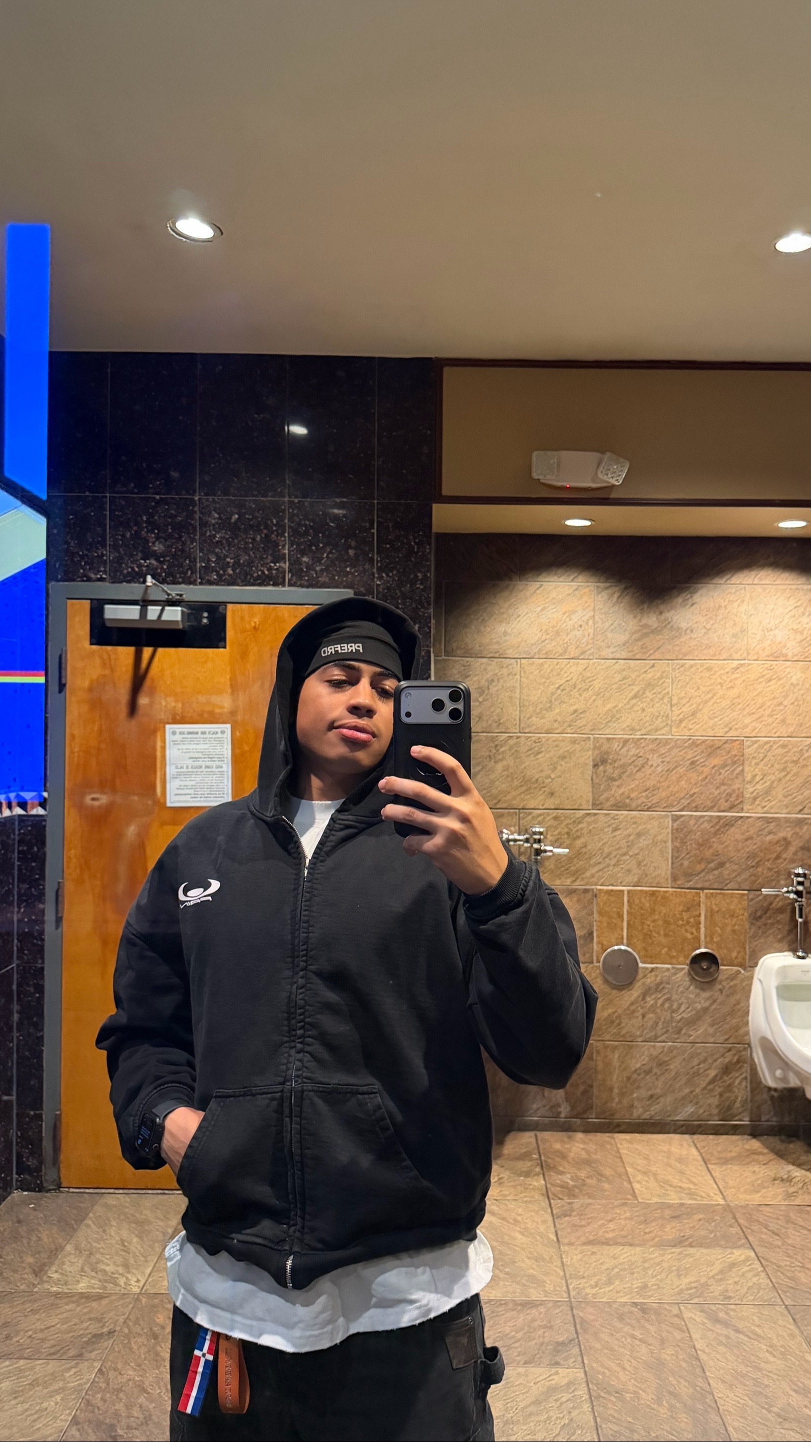 @withdahoodie_