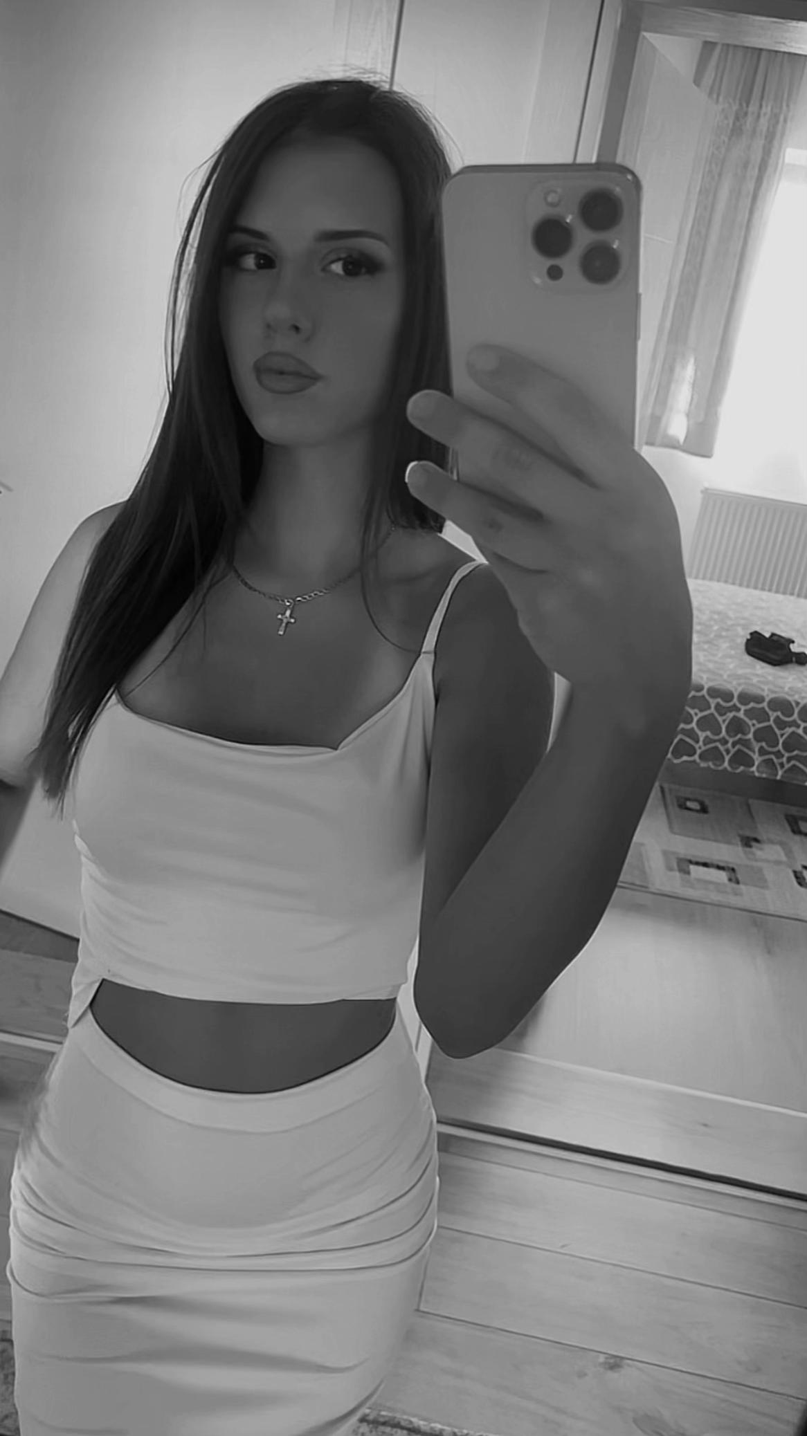 @𝒥