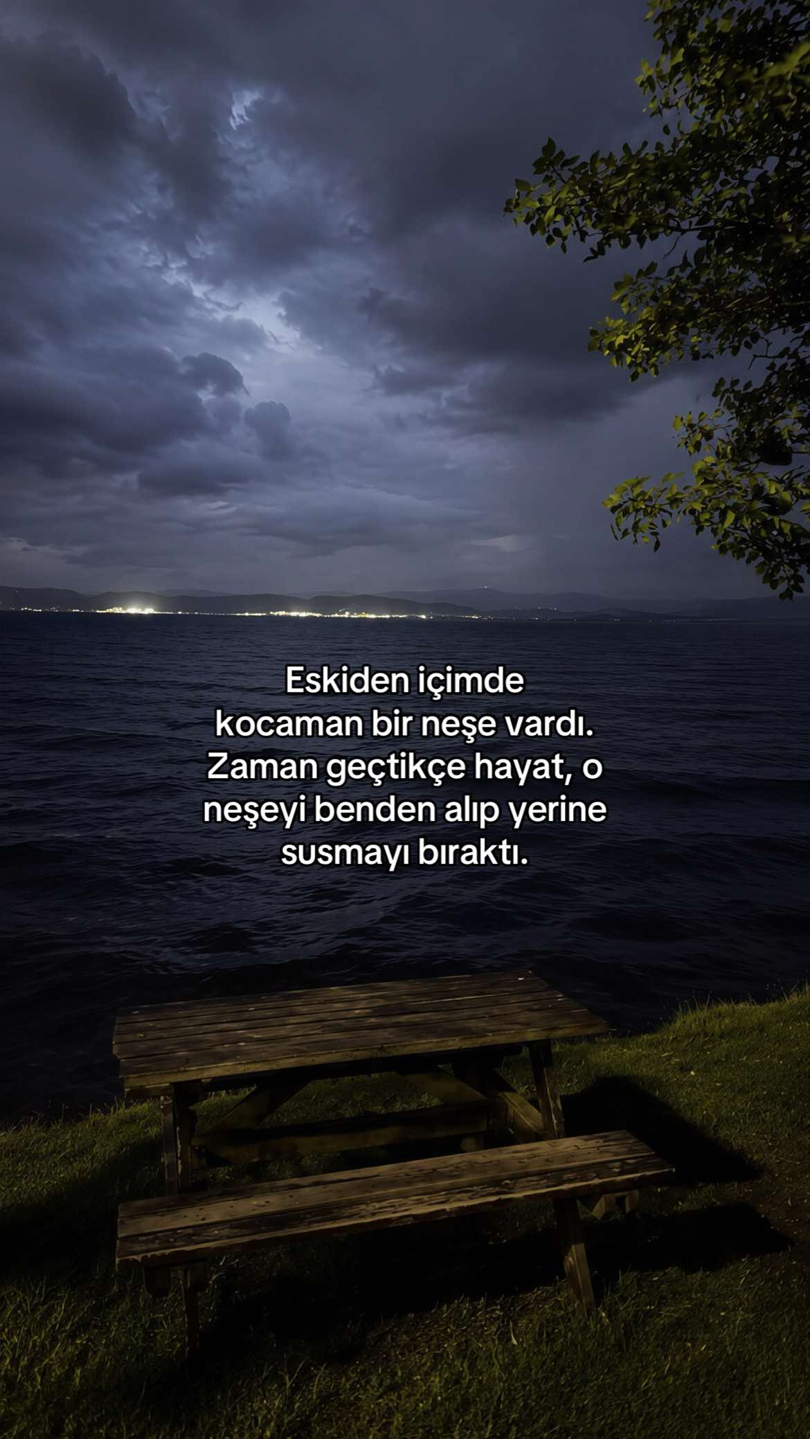 @manolialyrics