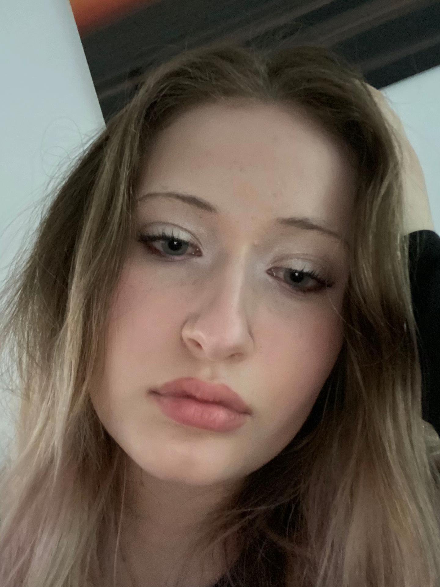 @😸