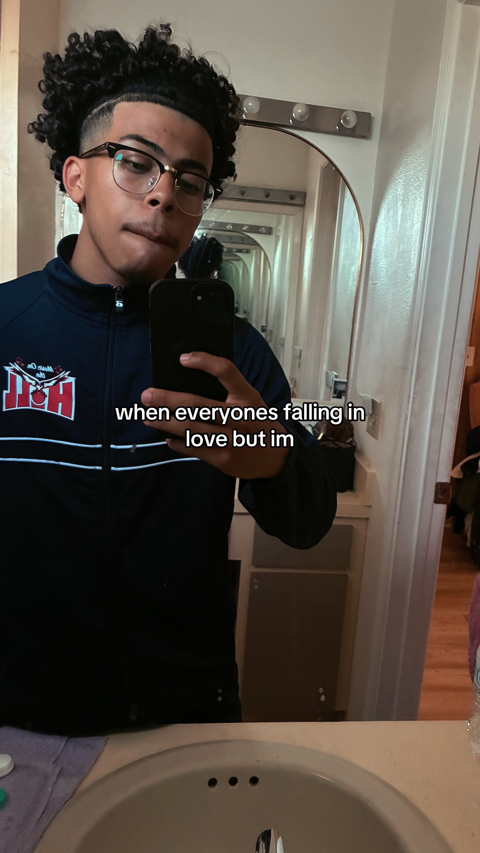 @👀