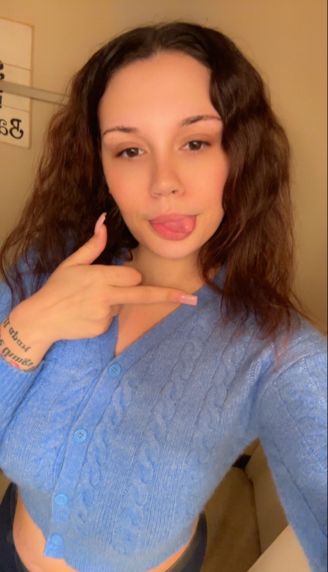 @Wh0s.lay