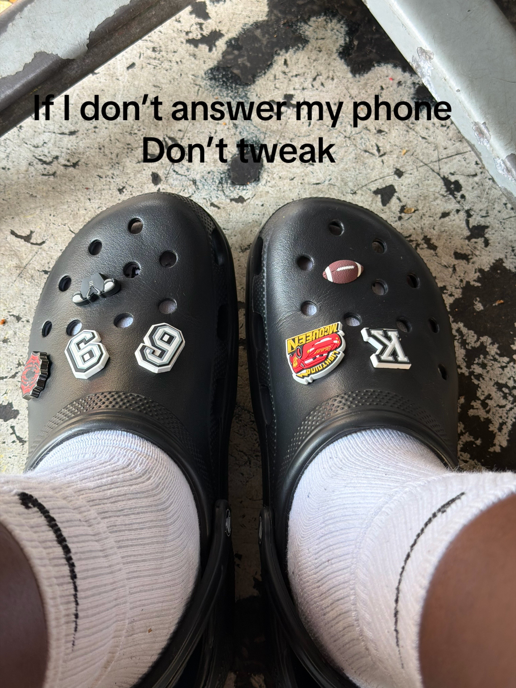 @😐
