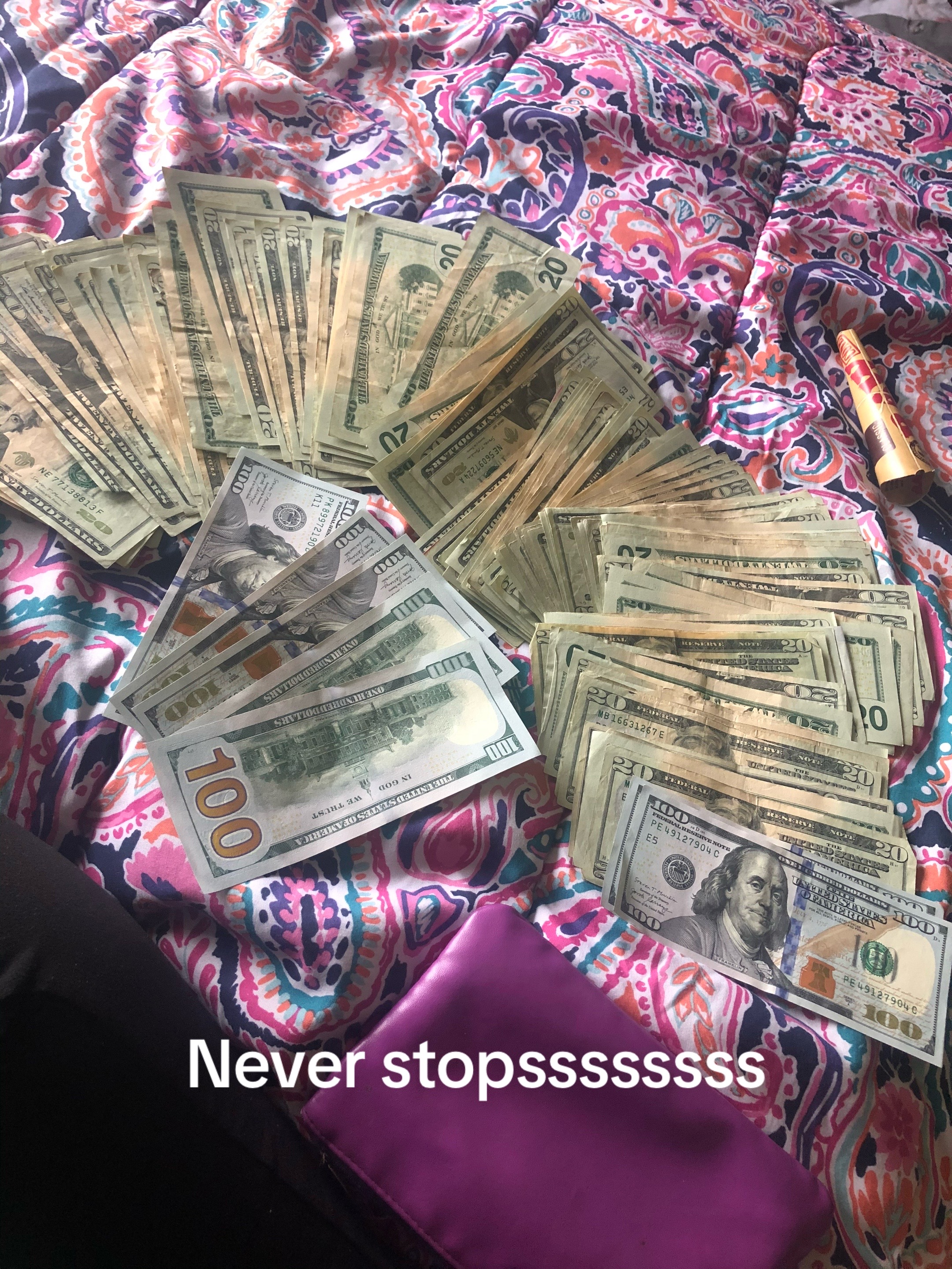 @AmomentWithDanni