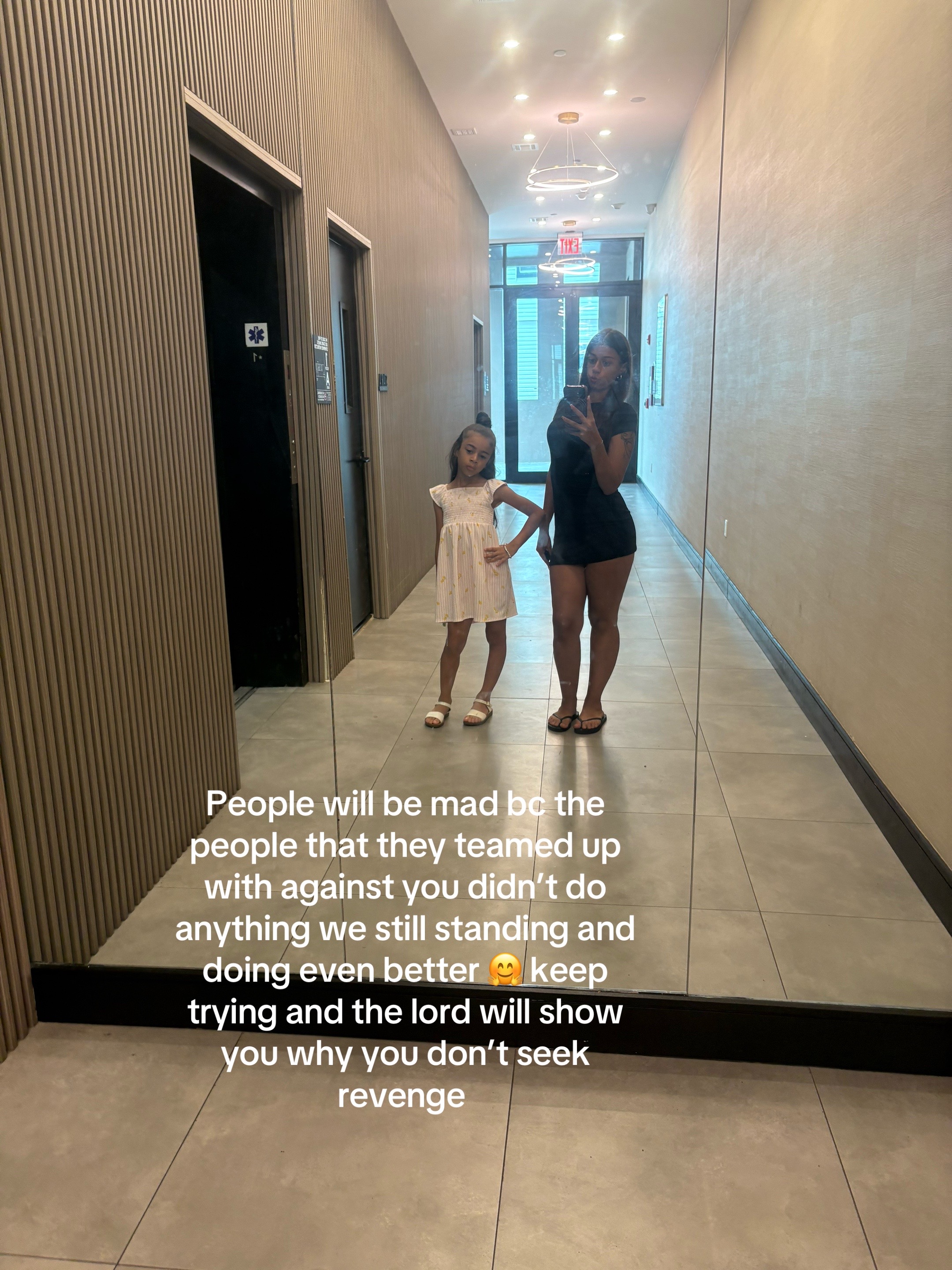 @Dee._queen_2.0