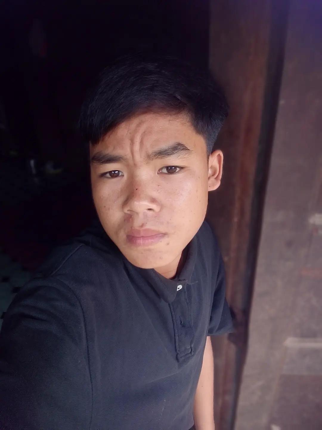 @ບີ ເອງ 🤗