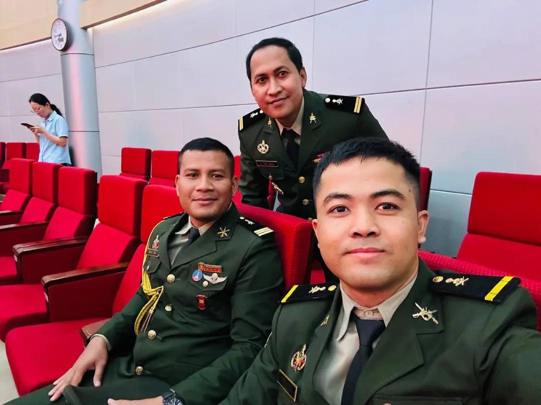 @សែម វីរះ