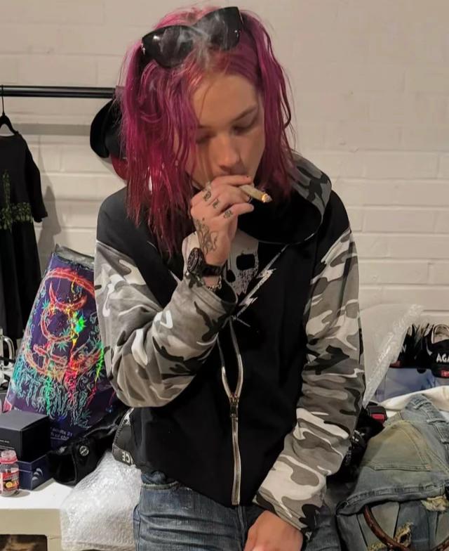 @❥