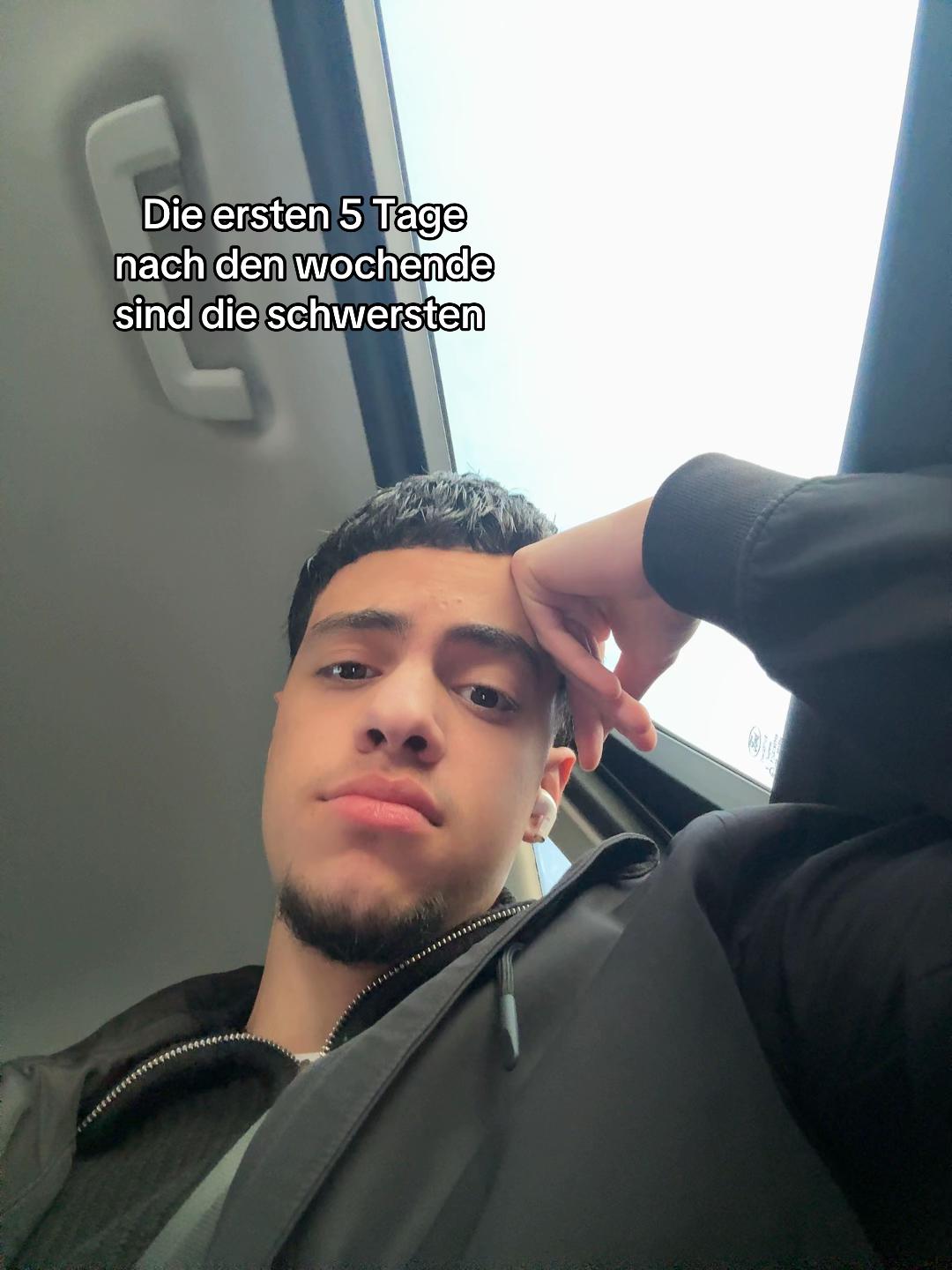@🦦