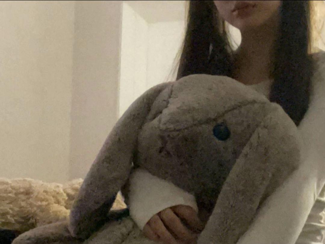 @LonelyCryGirl