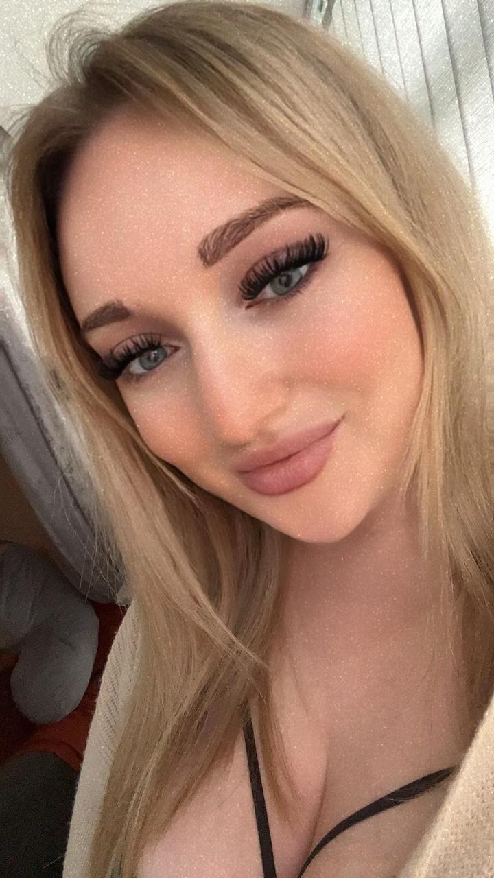 @JustBecca🎀🩷
