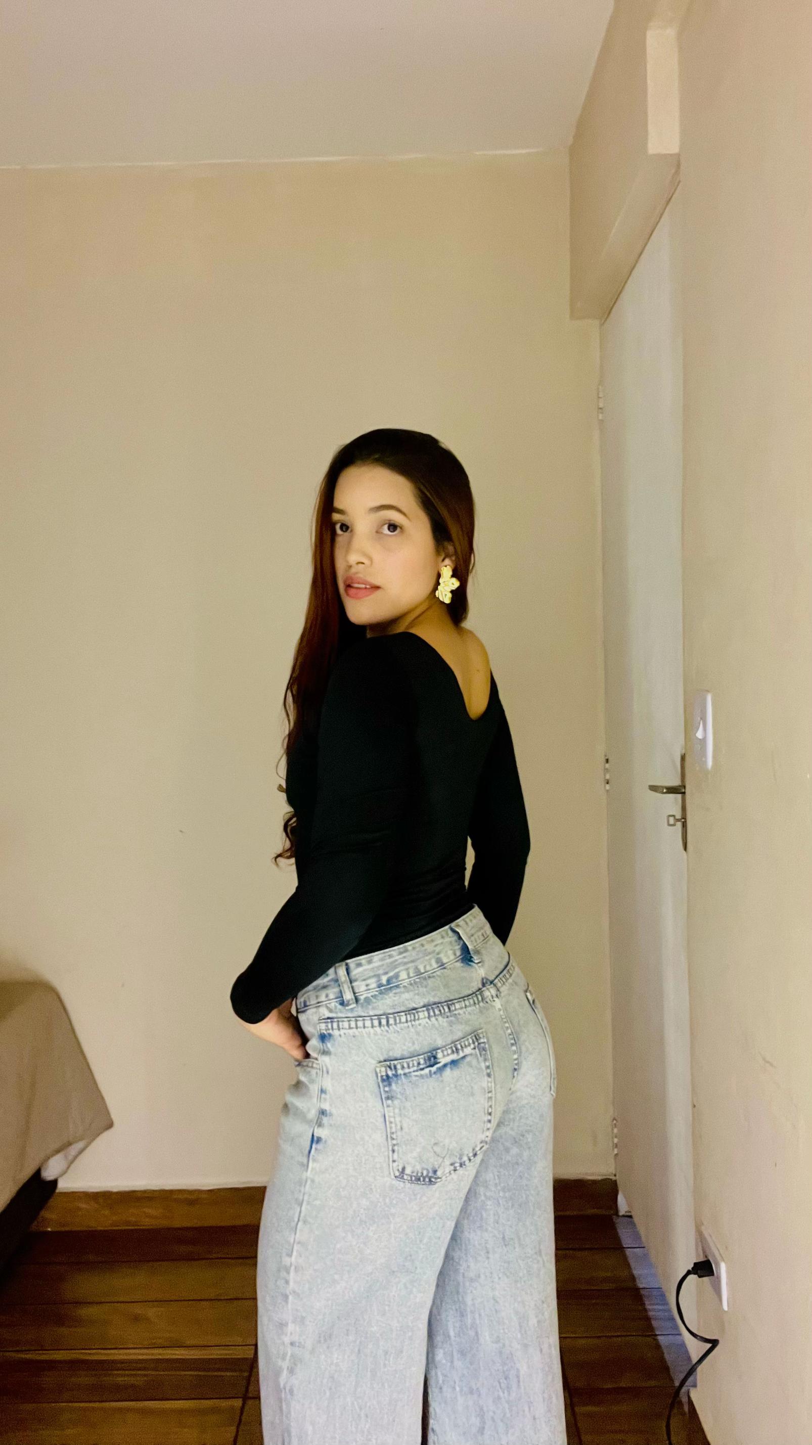 @L&iacute;via Brito