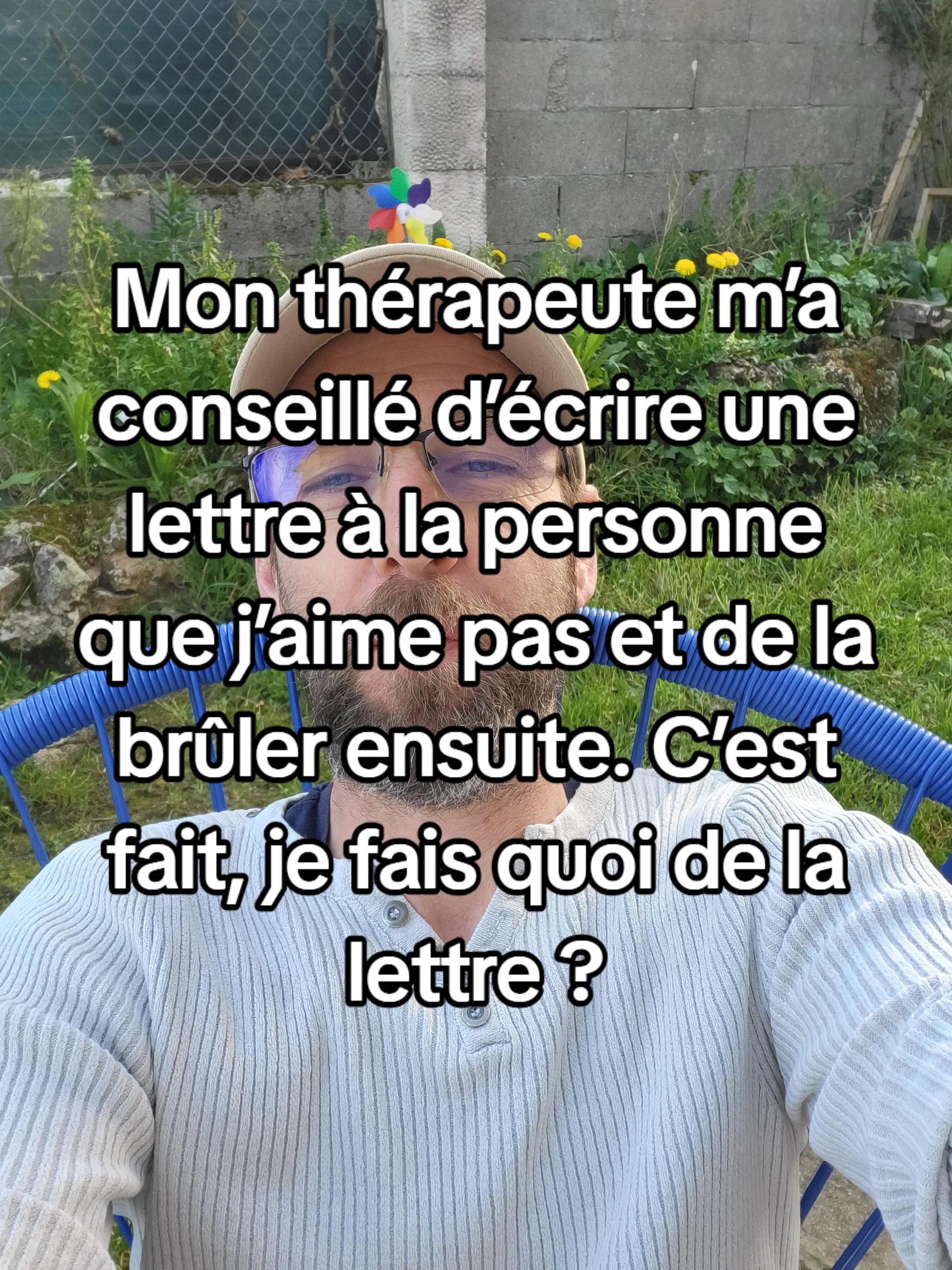 @un homme debout