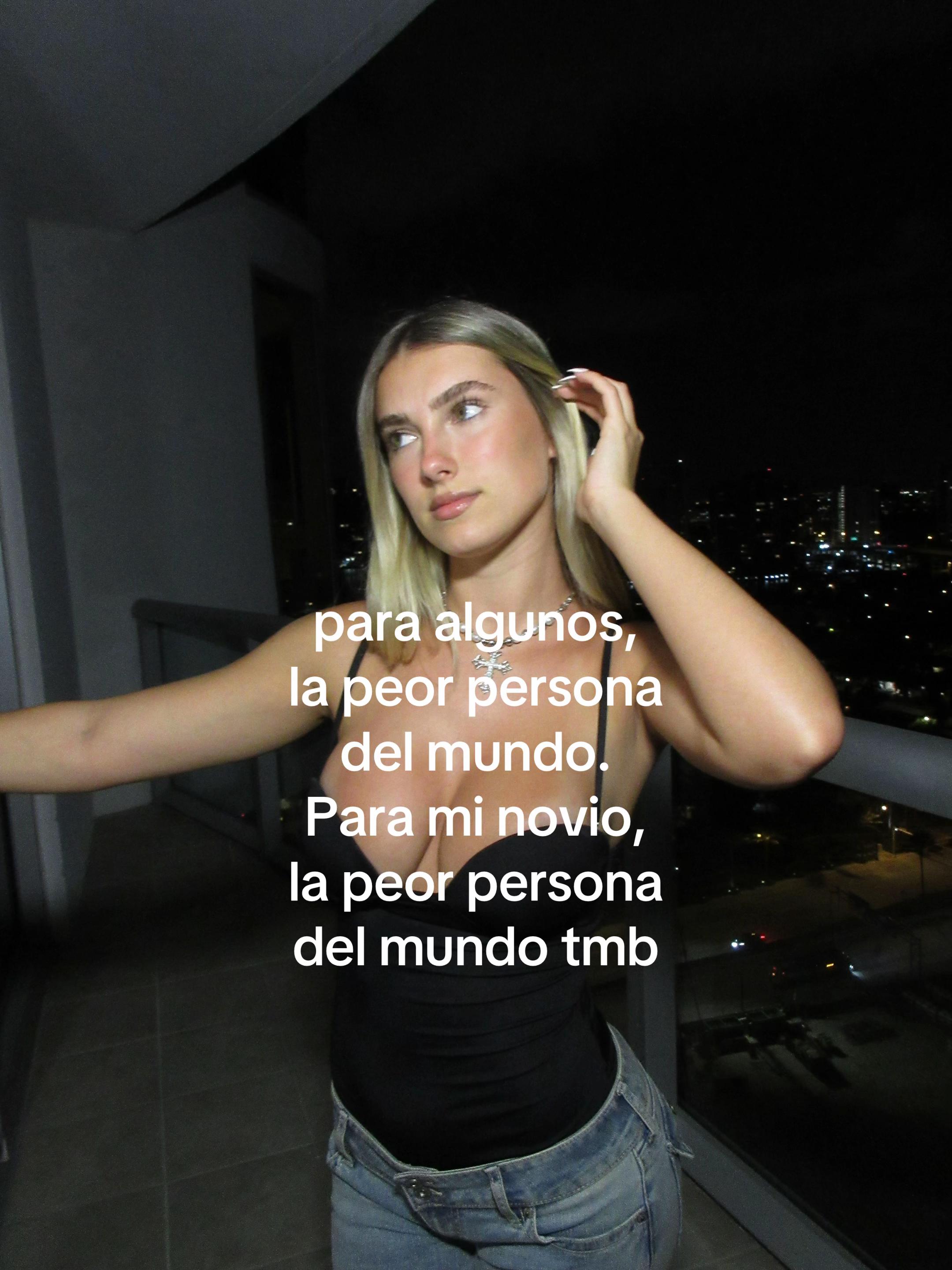 @✧₊⁺ vicky albino ✧₊⁺