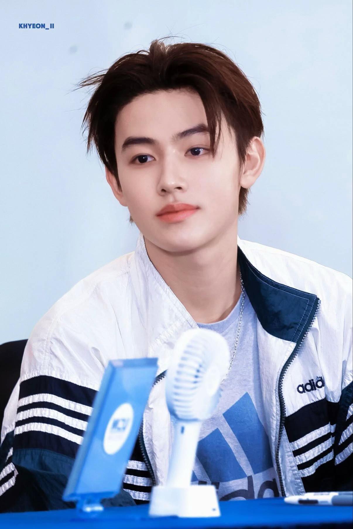 @Seonghyeon's dimples ⋆˚꩜。