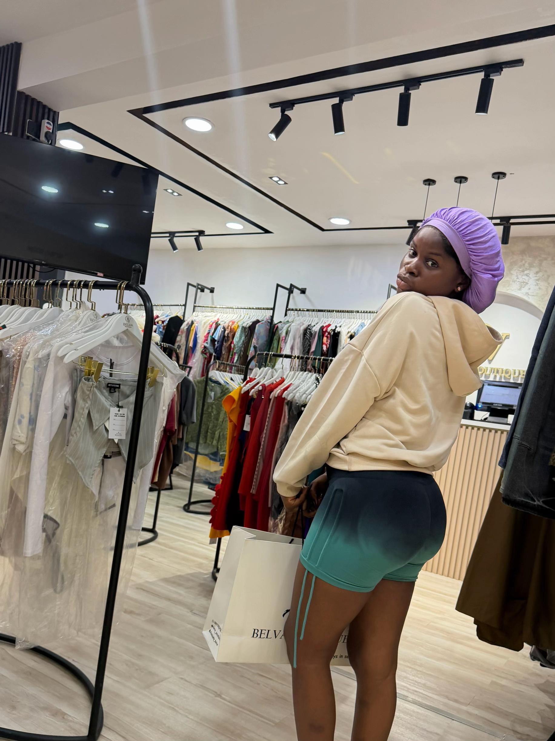 @Amara🦋💕