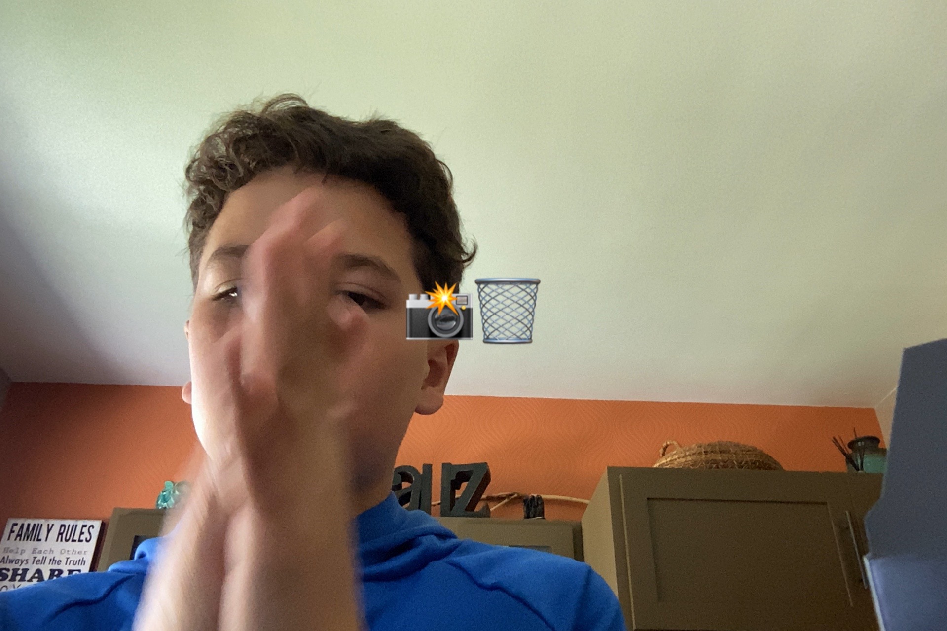 @😎