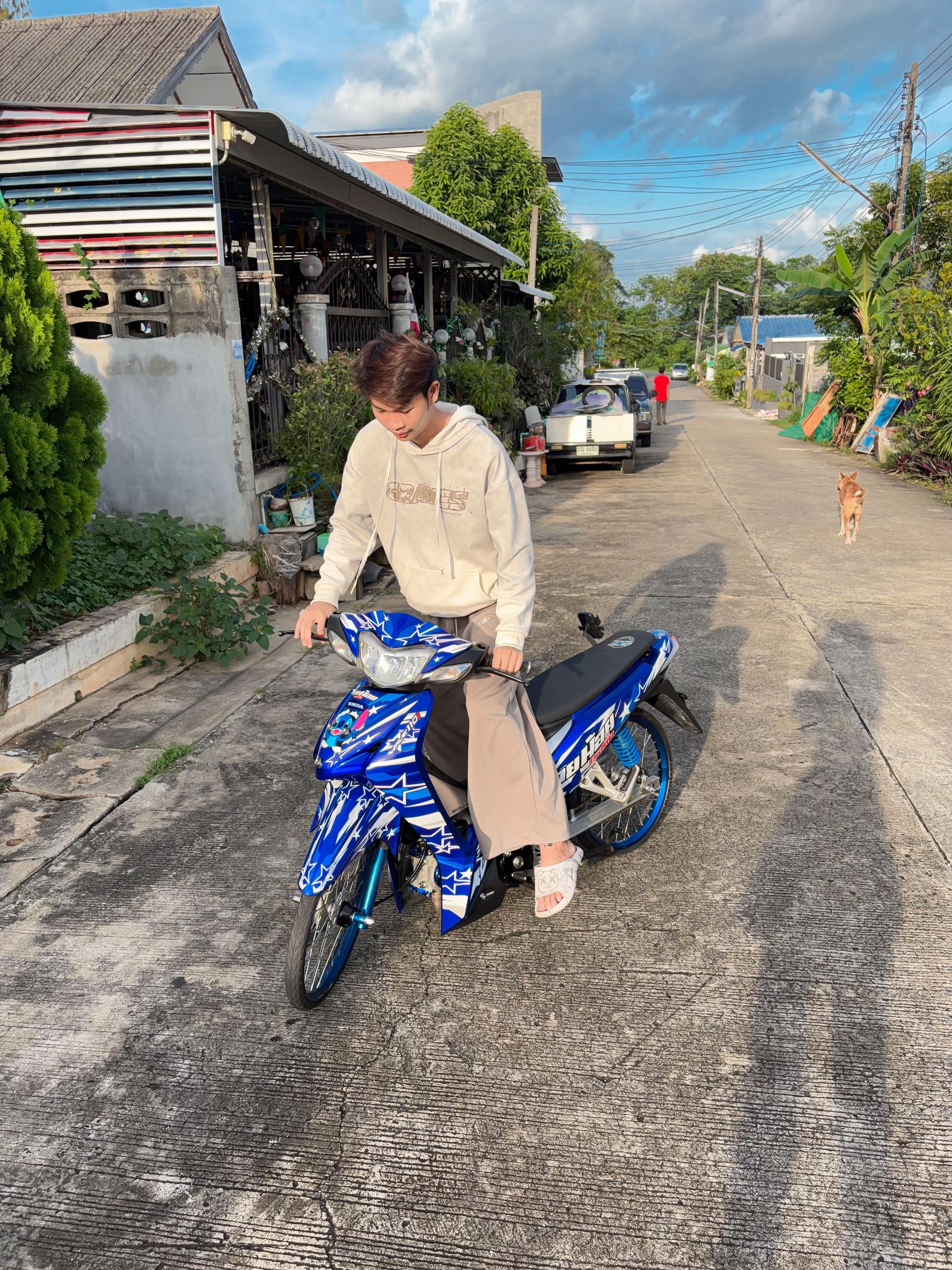 @นายน้อยเรสซิ่ง💙🚀(100K)