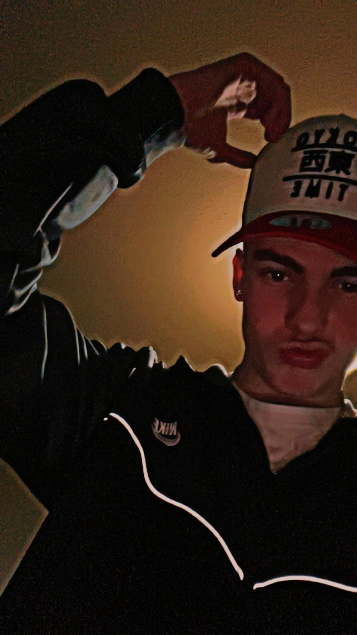 @(Jaydon)