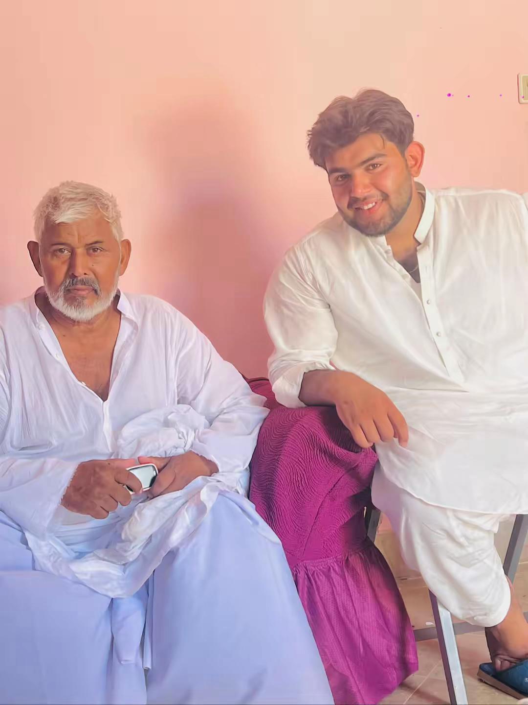 @ایمان وڑاہچ