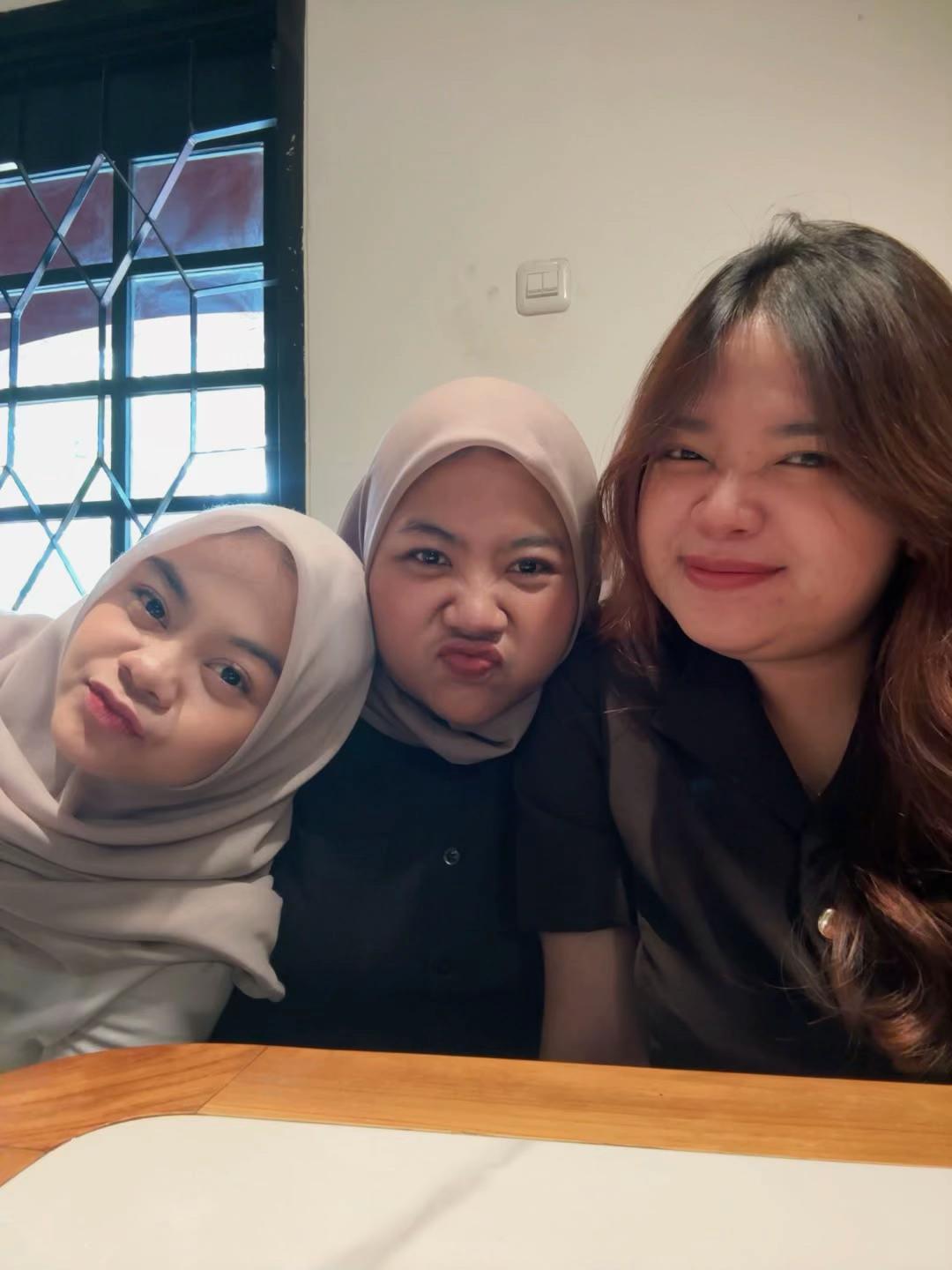 @nabila•