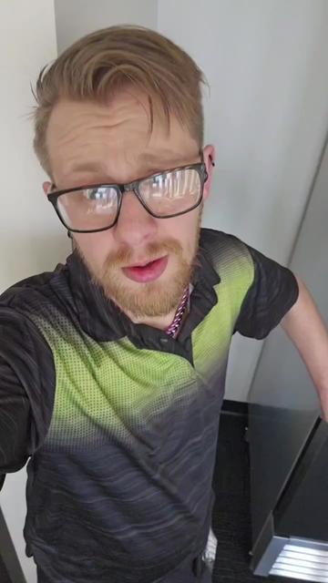 @RobbieDubbz