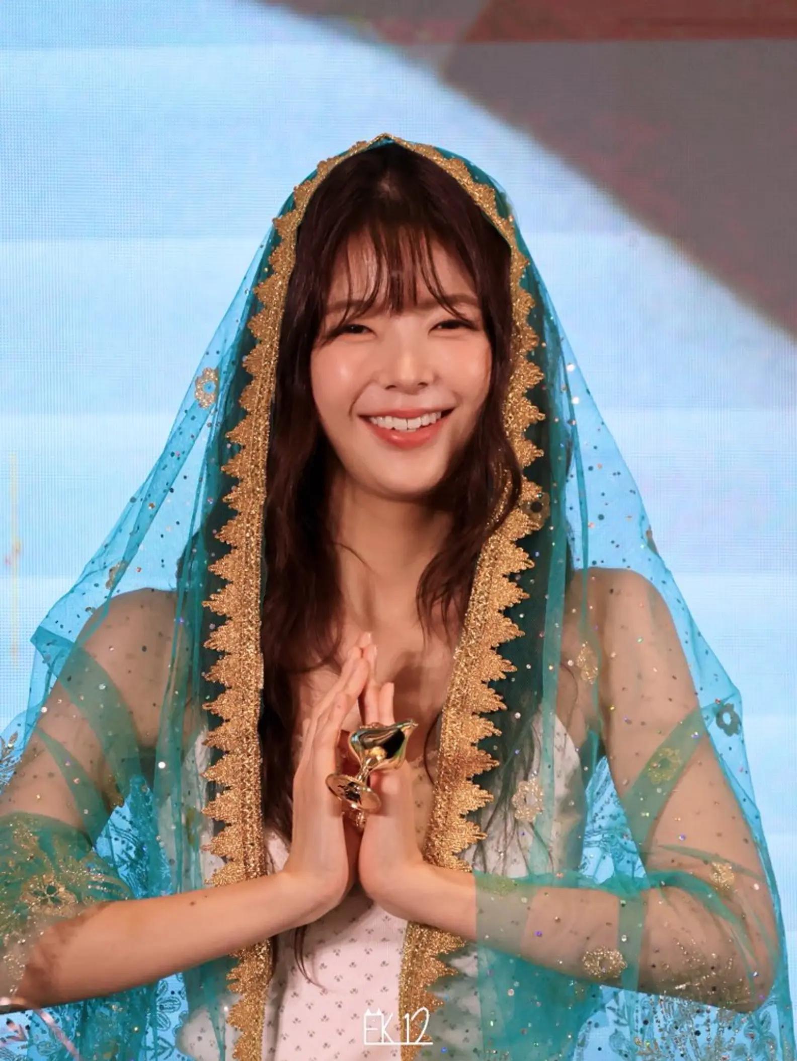@bloomitzy
