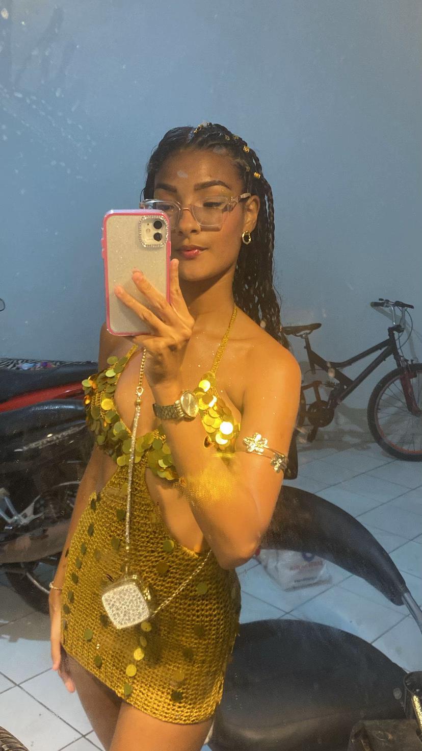 @karina_castro_