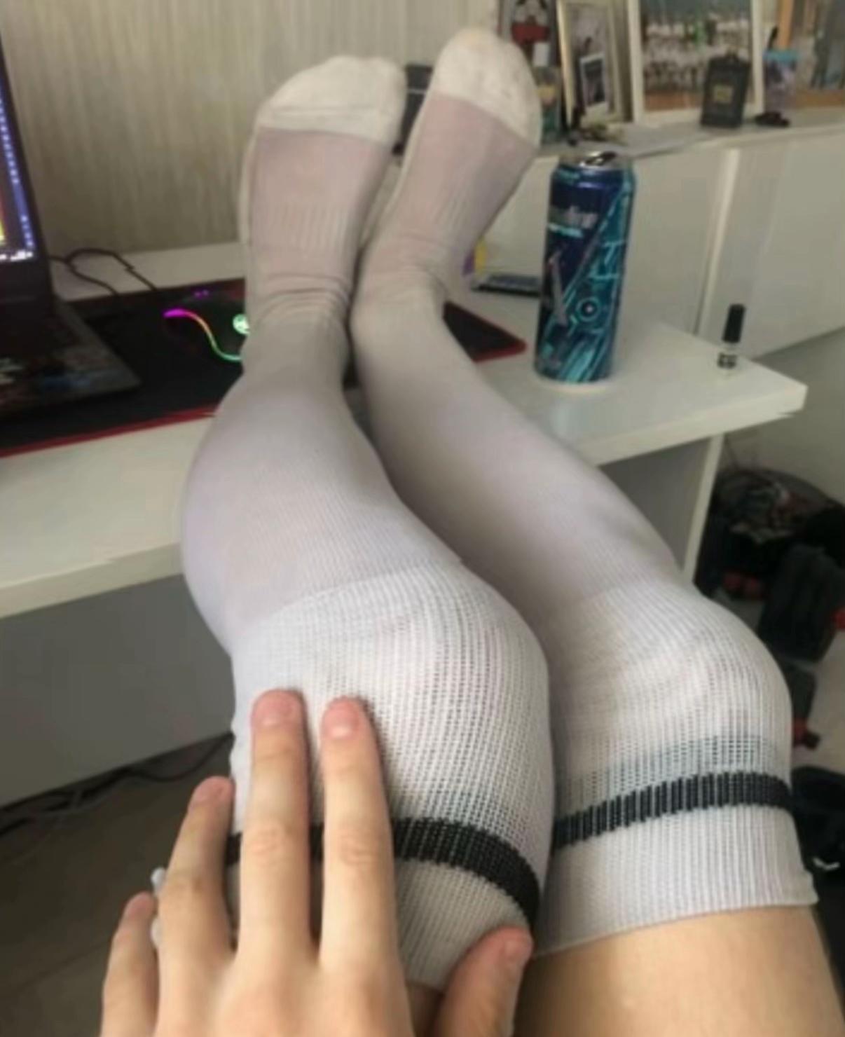 @V4