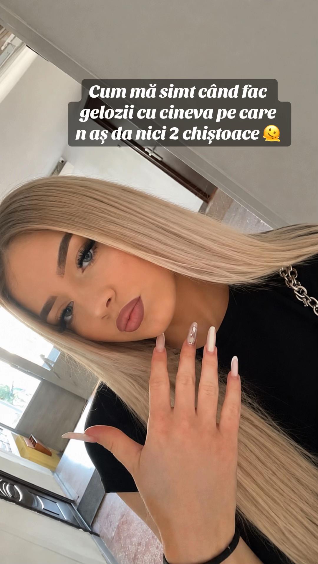 @2al3xia