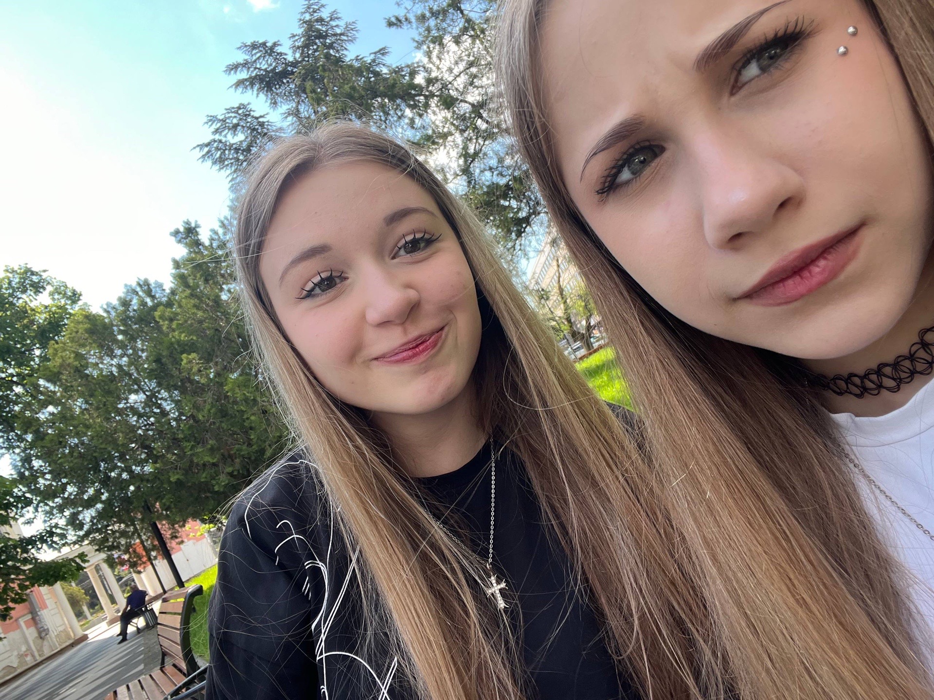 @пупс<𝟑