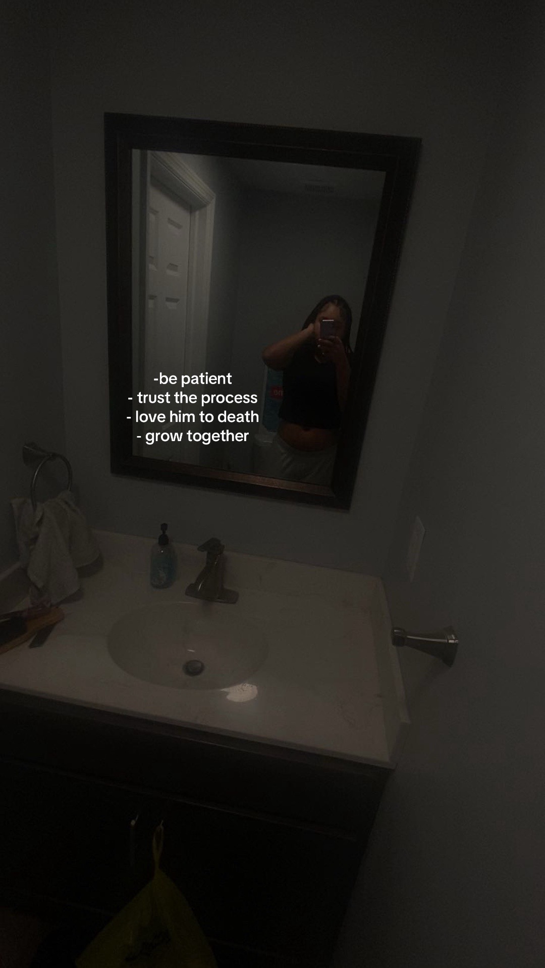 @•