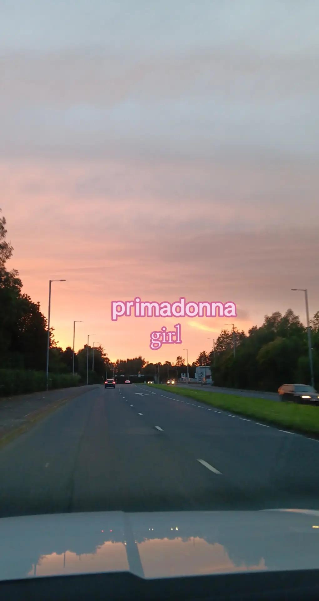 @丰 🦄 🎸 🖤