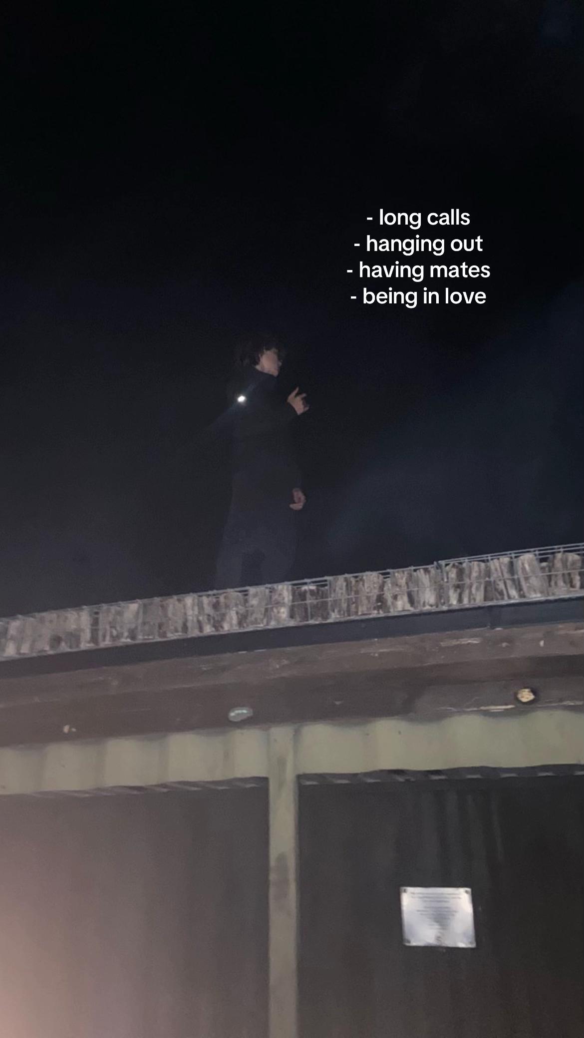 @👤
