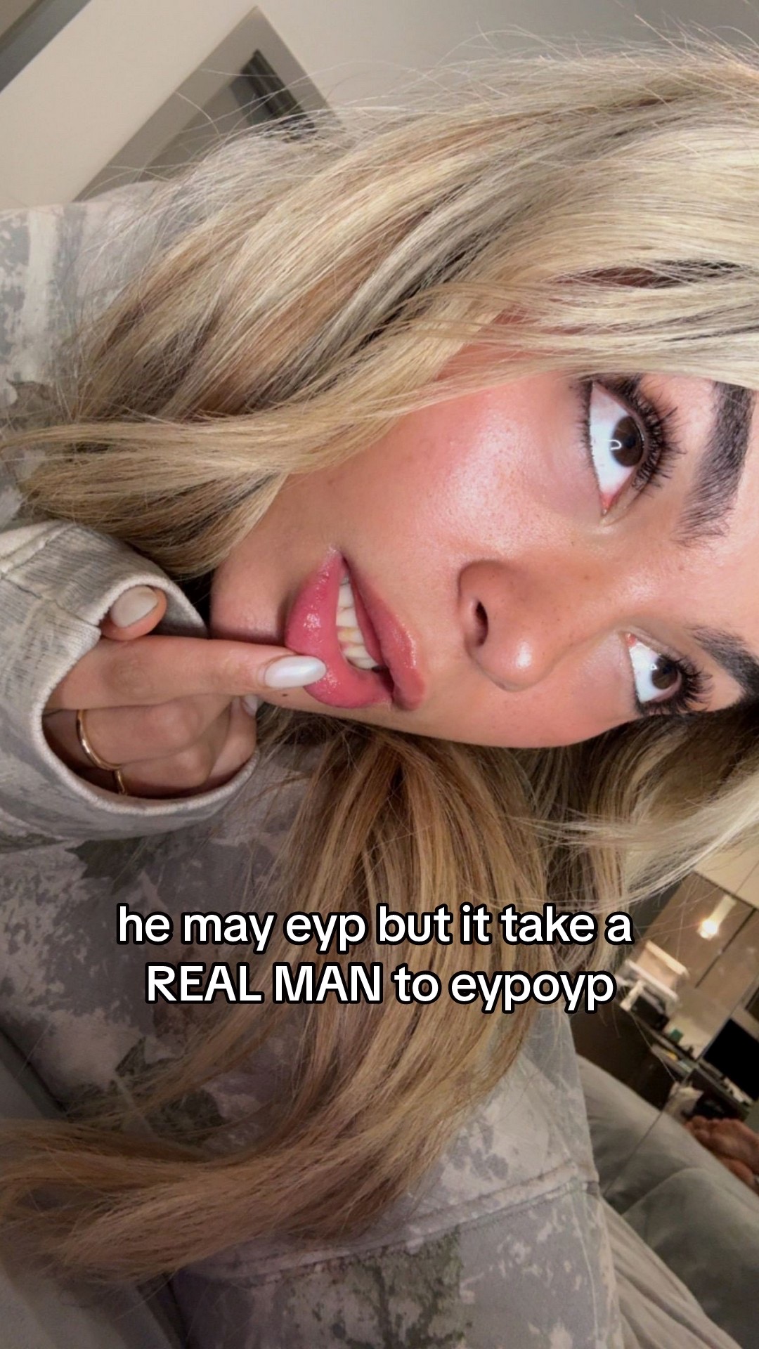 @Molly Moss
