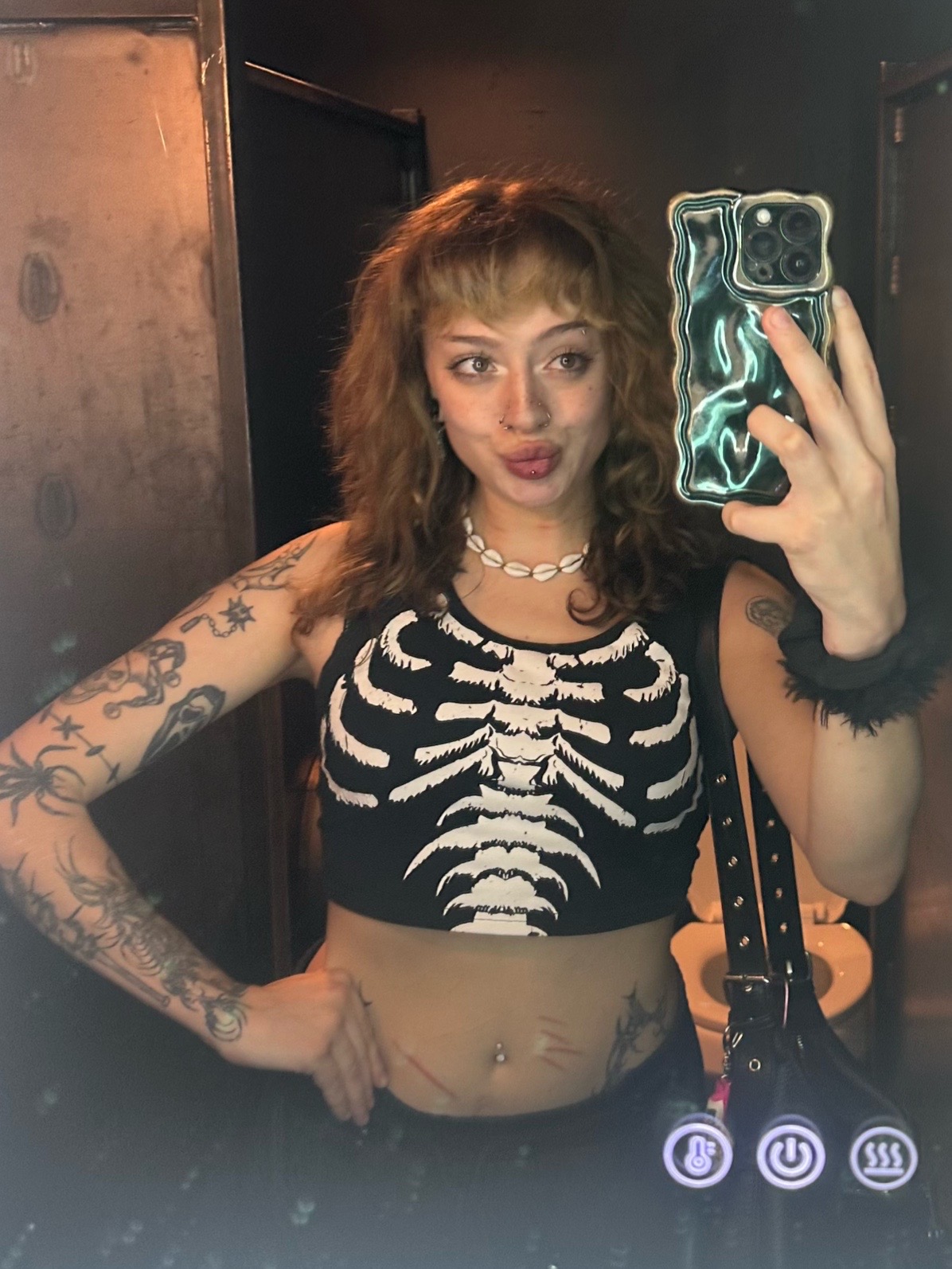 @batshitbloodybailey