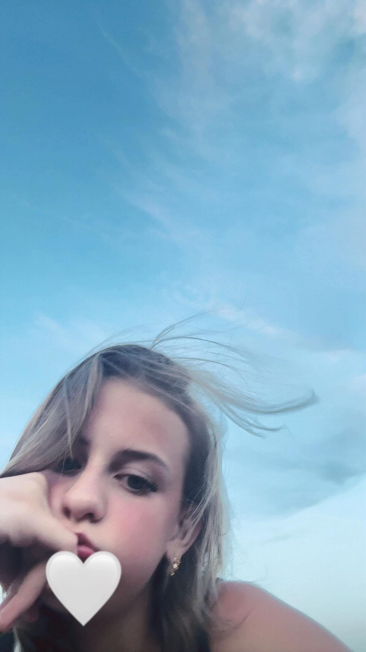 @𝓲𝓼𝓪𝓫𝓮𝓵𝓵𝓮𝓼 𝓼𝓹𝓪𝓶