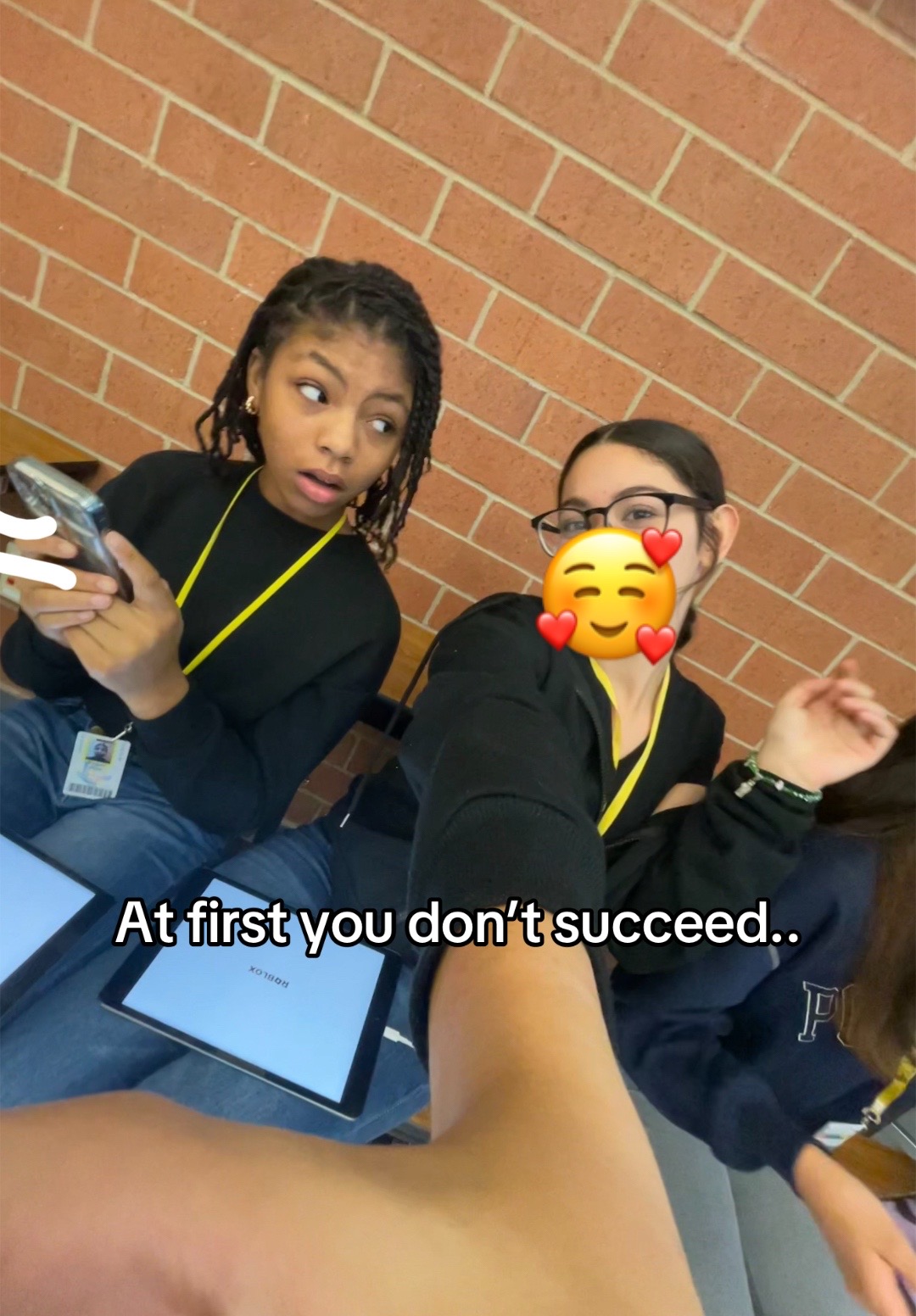 @😉
