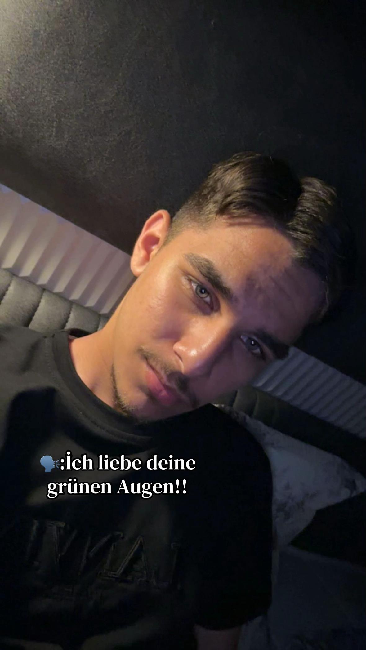 @️