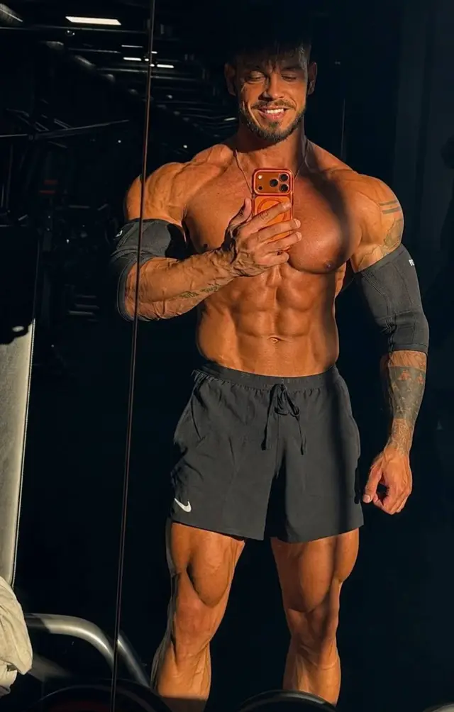 @Georgearvat_