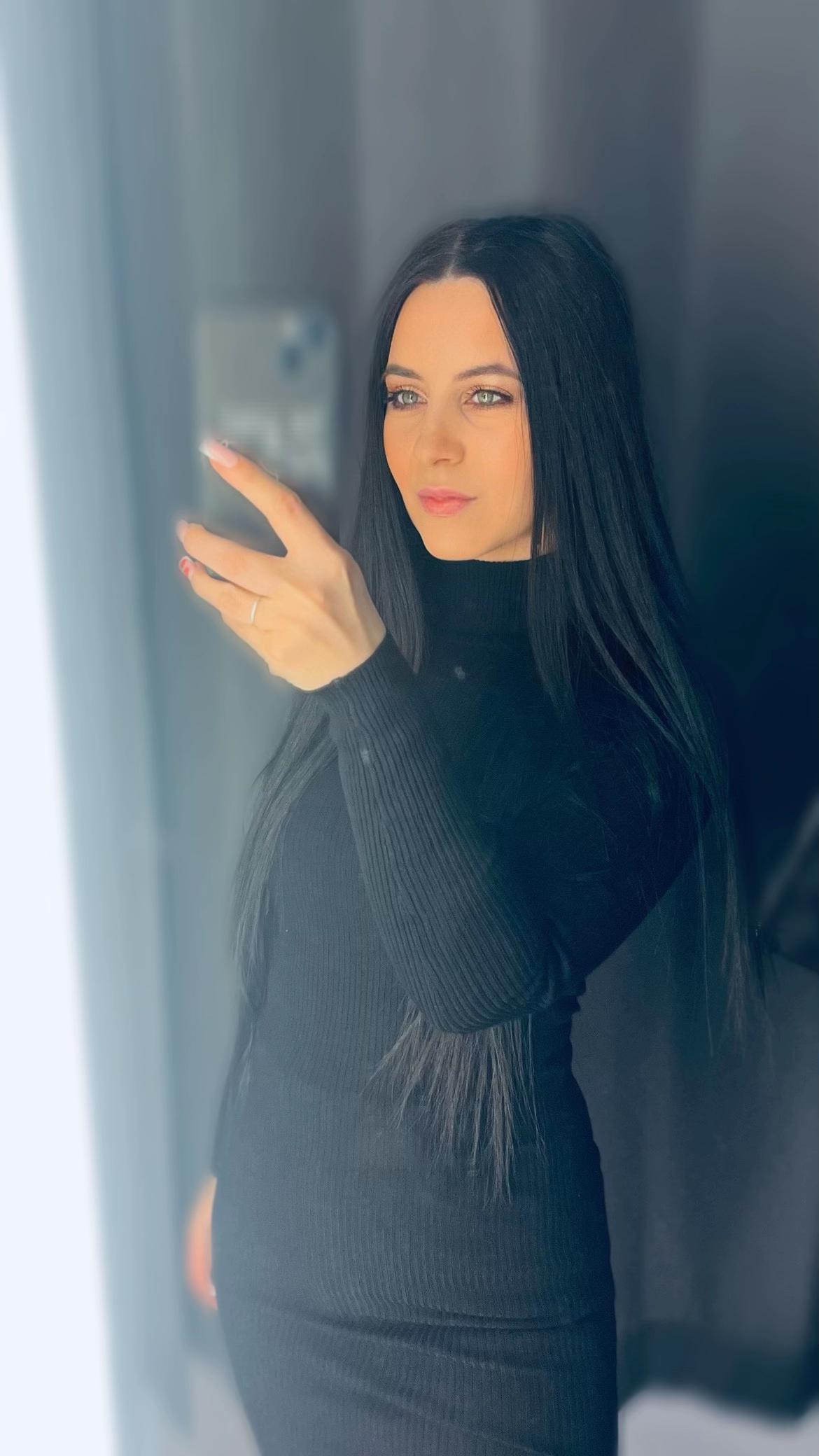 @SimonnaElena