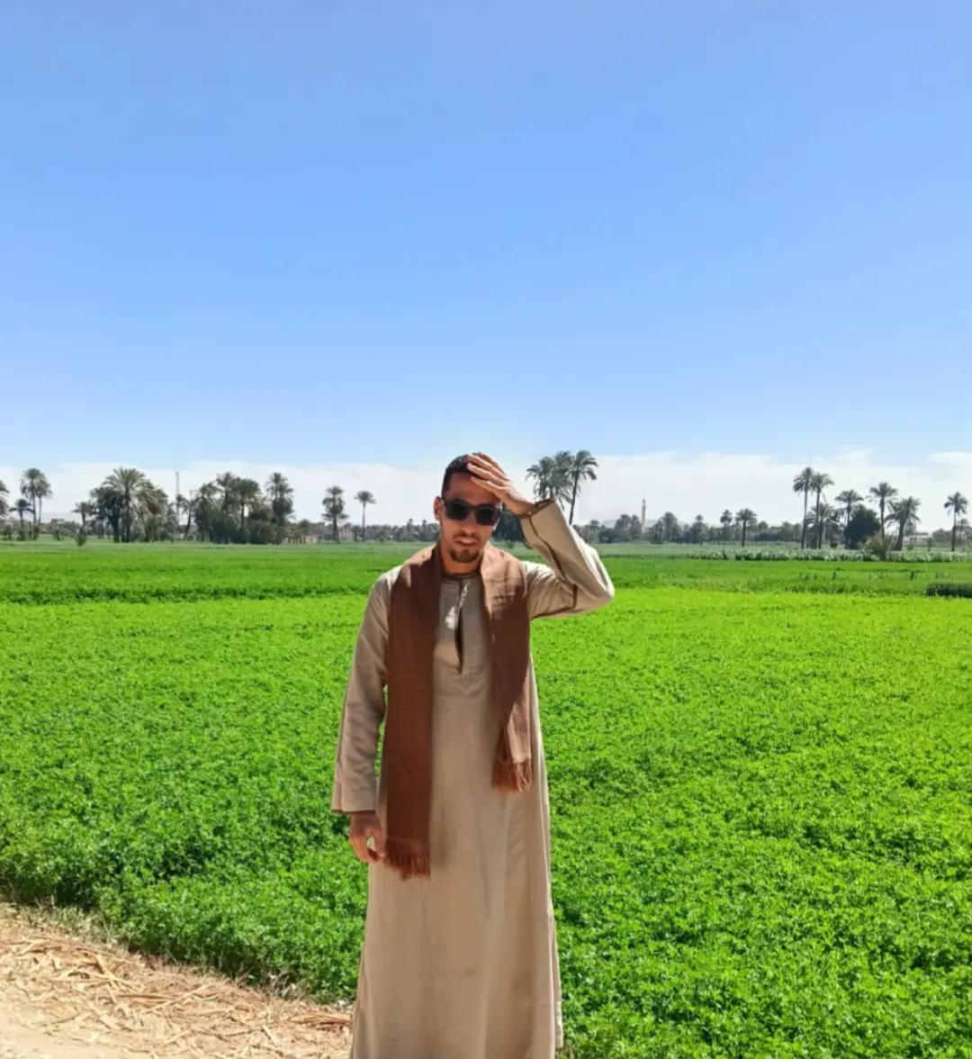 @ويبق الامل بالله شمس لا تغيب