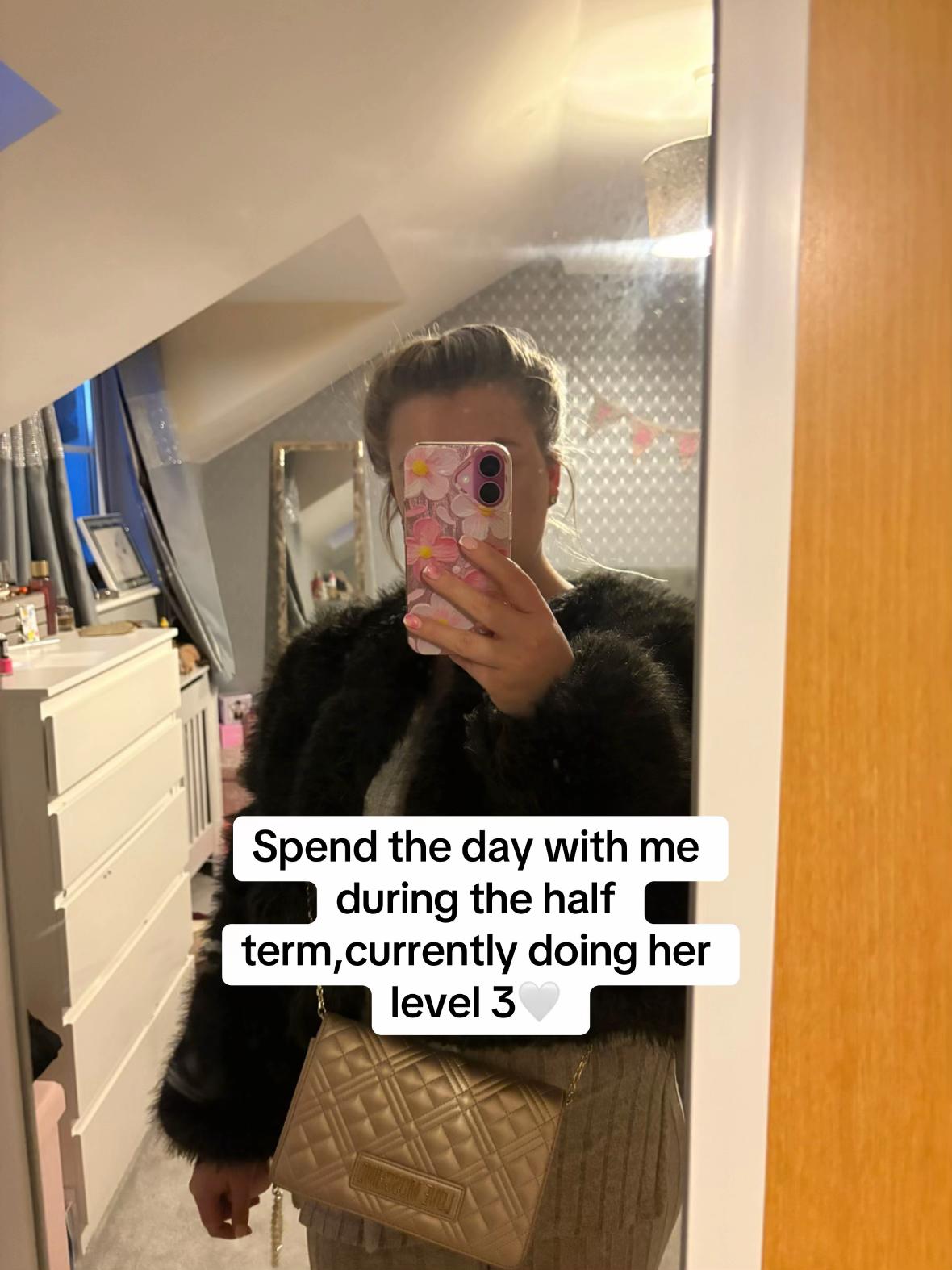 @Ebony-Louise🤍