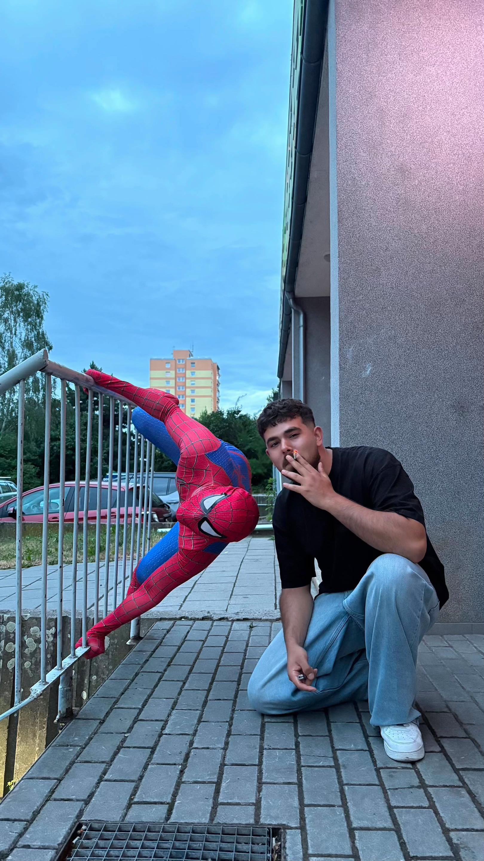 @𝓐𝓵𝓮𝔁 𝓱𝓮𝓻𝓪𝓴💫